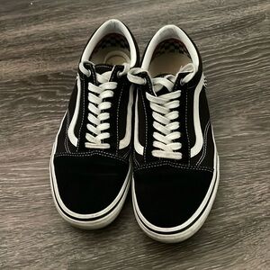 Men’s size 11 Vans Skateboard Shoe